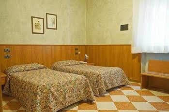 Hotel Daina 3*