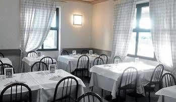 Daina Hotel 3*